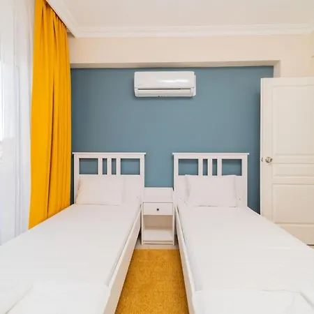 Flat With Balcony And Shared Pool In