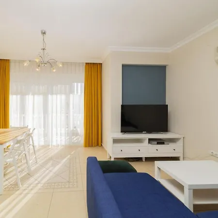 Flat With Balcony And Shared Pool In Appartement *