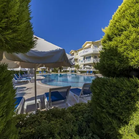 Flat With Balcony And Shared Pool In شقة *